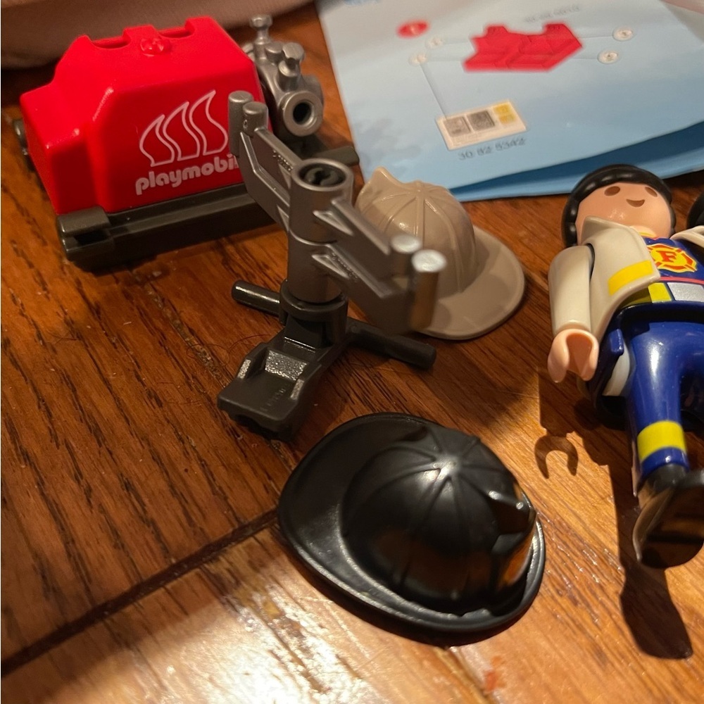 Playmobil First Responders Playset Action Figures - Picture 7 of 10